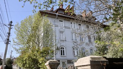 Музичний салон, маєток лікаря та місце публічних страт. Історії трьох будинків із кварталу вілл у Чернівцях Музичний салон, маєток лікаря та місце публічних страт. Історії трьох будинків із кварталу вілл у Чернівцях
