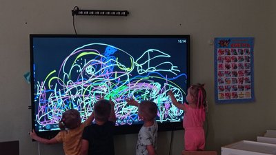 "Треба вкласти у це покоління тільки світло, добро": переселенка з Маріуполя створила дитячий простір у Кам’янському "Треба вкласти у це покоління тільки світло, добро": переселенка з Маріуполя створила дитячий простір у Кам’янському