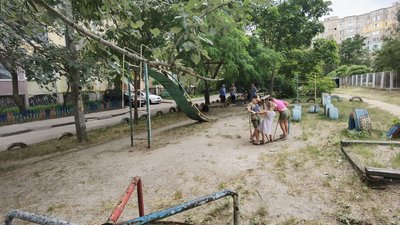 Які дитячі майданчики у Полтаві ремонтуватимуть Які дитячі майданчики у Полтаві ремонтуватимуть