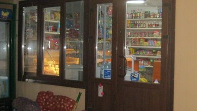 Погрожував підірвати магазин гранатою: на Львівщині затримали озброєного чоловіка Погрожував підірвати магазин гранатою: на Львівщині затримали озброєного чоловіка