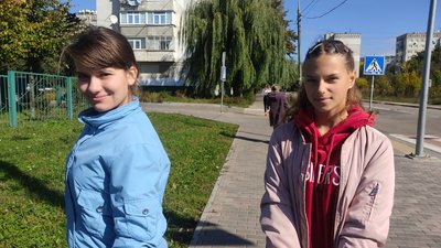 Смартмоб для житомирських школярів: на території ліцею №24 учні висадили дерева липи та горобини