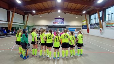 Юні сумчанки відзначились у Німеччині на турнірі з індорхокею Юні сумчанки відзначились у Німеччині на турнірі з індорхокею