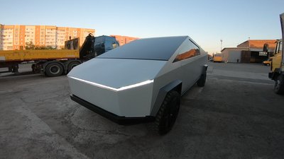 Створив копію електрокара Tesla. Ілля Крамер. СУСПІЛЬНЕ | ЛЮДИ