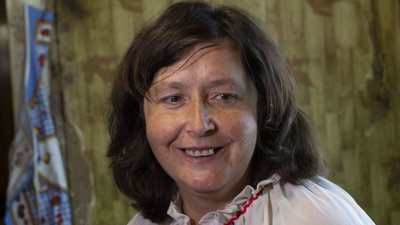 Хліб купують усім селом: родина на Волині готує випічку, а гроші передає на сітки для ЗСУ Хліб купують усім селом: родина на Волині готує випічку, а гроші передає на сітки для ЗСУ