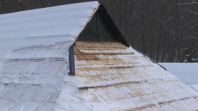 У селі Крилос на Прикарпатті відновлюють 130-річну гуцульську ґражду У селі Крилос на Прикарпатті відновлюють 130-річну гуцульську ґражду