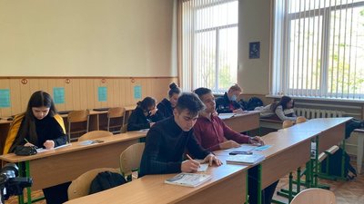 "Червона" зона на Херсонщині: які школи працюють офлайн "Червона" зона на Херсонщині: які школи працюють офлайн