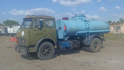 Громада на Буковині за чотири дні зібрала гроші на бензовоз для ЗСУ