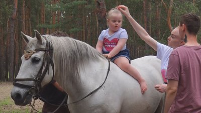 Оздоровлення для вихованців реабілітаційних центрів. На Луганщині проводять заняття з іпотерапії Оздоровлення для вихованців реабілітаційних центрів. На Луганщині проводять заняття з іпотерапії