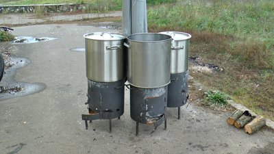 Жителям Святогірська роздають безкоштовні гарячі обіди. Волонтери щодня готують 400 порцій Жителям Святогірська роздають безкоштовні гарячі обіди. Волонтери щодня готують 400 порцій