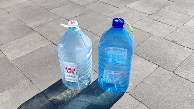Не більше 10 літрів: у Чернігові обмежують видачу води в одні руки