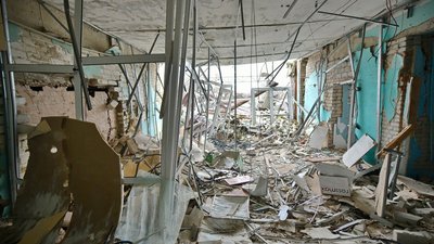Відновлення Ізюмської лікарні, пошкодженої ударами РФ. Скільки коштів потрібно на відбудову Відновлення Ізюмської лікарні, пошкодженої ударами РФ. Скільки коштів потрібно на відбудову