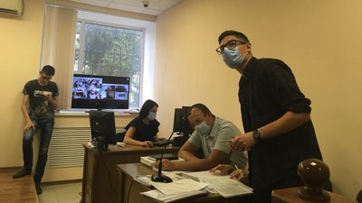 Обвинувачувані у замаху на громадського діяча Устименка перебуватимуть під вартою Обвинувачувані у замаху на громадського діяча Устименка перебуватимуть під вартою