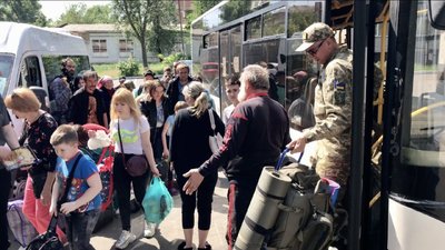 Бійці 103 бригади ТрО з Львівщини евакуювали понад 30 мешканців Бахмута
