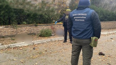 Внаслідок обстрілу російською армією Херсона, загинув місцевий житель