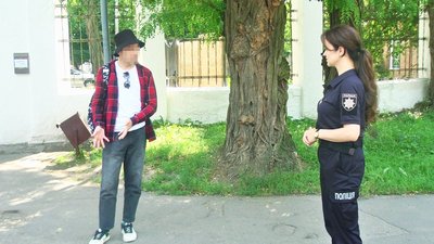 У Вінниці переселенця ошукали на 4 тисячі гривень: як розпізнати квартирних шахраїв У Вінниці переселенця ошукали на 4 тисячі гривень: як розпізнати квартирних шахраїв