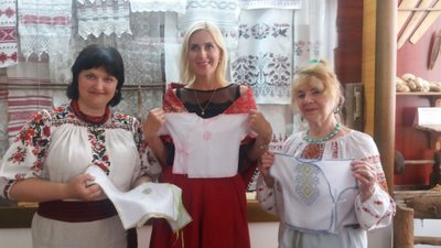 На Рівненщині народженим 23 і 24 серпня малюкам подарували вишиванки На Рівненщині народженим 23 і 24 серпня малюкам подарували вишиванки