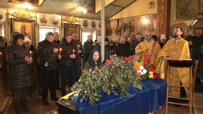 У Сумах поховали військовослужбовців Євгенія Овчарова та Антона Татарінова У Сумах поховали військовослужбовців Євгенія Овчарова та Антона Татарінова