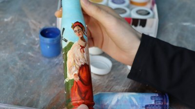 На Дніпропетровщині діти розмальовують гільзи для благодійного аукціону На Дніпропетровщині діти розмальовують гільзи для благодійного аукціону