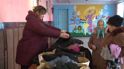 Теплі речі безкоштовно роздавали у селі Домантове на Золотоніщині