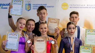 Одеські фігуристи завоювали 13 медалей на всеукраїнських змаганнях Одеські фігуристи завоювали 13 медалей на всеукраїнських змаганнях