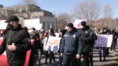 "Не можна жити без..." - мирна акція та марш відбулися у Херсоні "Не можна жити без..." - мирна акція та марш відбулися у Херсоні