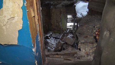 Стеля обвалилась у новорічну ніч: у Лисичанську на ремонт аварійного будинку немає грошей Стеля обвалилась у новорічну ніч: у Лисичанську на ремонт аварійного будинку немає грошей