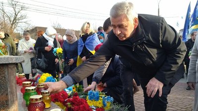 Хода пам'яті: у Миколаєві вшанували Героїв Небесної Сотні Хода пам'яті: у Миколаєві вшанували Героїв Небесної Сотні