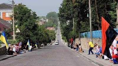 У громаді на Тернопільщині попрощалися із військовослужбовцем Ігорем Конотопським