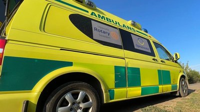 Миколаївська волонтерка Євгенія Кім передала військовим автівку швидкої допомоги від шведської благодійної організації "OperationAid". За допомогою машини поранених на східному напрямку евакуюватимуть від стабілізаційних пунктів у найближчі госпіталі.