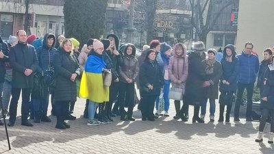 У Черкасах вшанували пам'ять полеглих на Майдані учасників Революції Гідності У Черкасах вшанували пам'ять полеглих на Майдані учасників Революції Гідності