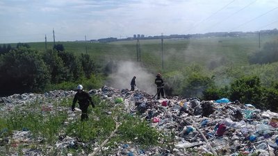 Поблизу Рівного горіло сміттєзвалище Поблизу Рівного горіло сміттєзвалище