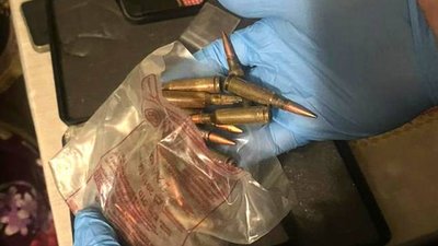 На Черкащині у чоловіка вдома виявили боєприпаси та "глушник"