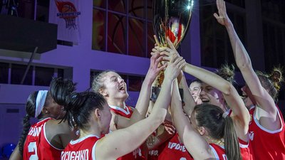 "Прометей" з Кам’янського – володар жіночого Кубка України з баскетболу