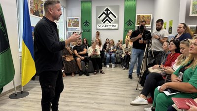 У Полтаві провели літературну зустріч з Сергієм Жаданом у "Хартія-Хабі"