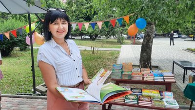 У Кропивницькому дітям-переселенцям роздали книжки У Кропивницькому дітям-переселенцям роздали книжки