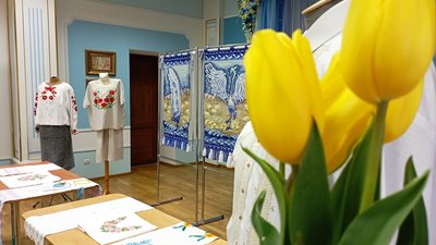 Вишиванка з таврійськими орнаментами. На Миколаївщині триває мистецький проєкт Вишиванка з таврійськими орнаментами. На Миколаївщині триває мистецький проєкт