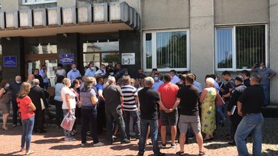 Жителі Галицького району вважають несправедливим розподіл матеріальної допомоги