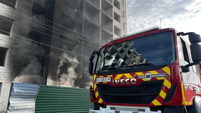 У Черкасах у Південно-Західному районі у новобудові спалахнула пожежа У Черкасах у Південно-Західному районі у новобудові спалахнула пожежа