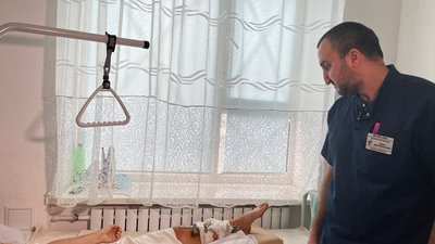 Як харківські медики рятували поранених Як харківські медики рятували поранених