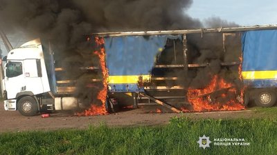 Пошкоджені будинок та транспорт: російські війська атакували три громади на Чернігівщині