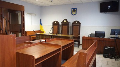 Підозрюваному у вбивстві не продовжили запобіжний захід через неявку прокурора
