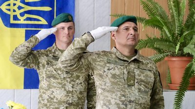 У черкаській школі №4 встановили пам’ятні дошки захисникам У черкаській школі №4 встановили пам’ятні дошки захисникам