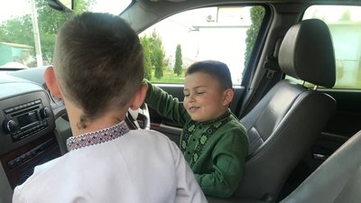 На Тернопільщині школярі зібрали гроші на авто для ЗСУ