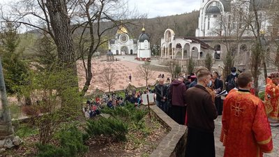 У Зарваниці відбулася театралізована Хресна дорога У Зарваниці відбулася театралізована Хресна дорога