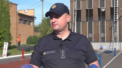 Вперше в Україні тернопільські спецпризначенці КОРДу змагалися з рятувальниками Вперше в Україні тернопільські спецпризначенці КОРДу змагалися з рятувальниками