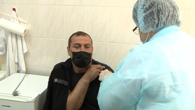 Запорізькі рятувальники розпочали щеплення проти COVID-19 вакциною CoronaVac