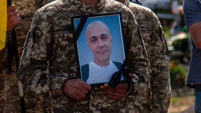 У Ніжині попрощалися з бійцем Євгеном Старостенком