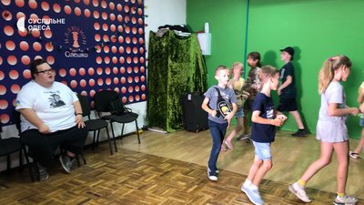 В Одесі проводять акторські інтенсиви для дітей-переселенців В Одесі проводять акторські інтенсиви для дітей-переселенців