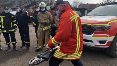 Закарпатські рятувальники отримали спеціальні аварійно-рятувальні машини Закарпатські рятувальники отримали спеціальні аварійно-рятувальні машини