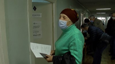 У Черкасах вакцинували пів сотні містян категорії "65+"